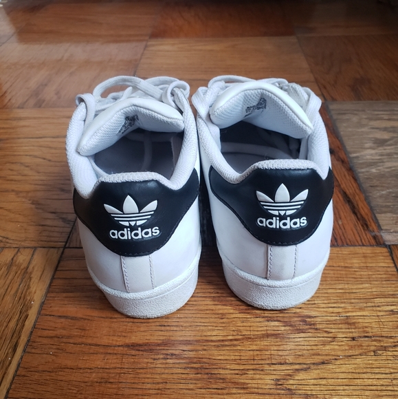 Adidas Superstar Sneakers - size 7 - Picture 6 of 12